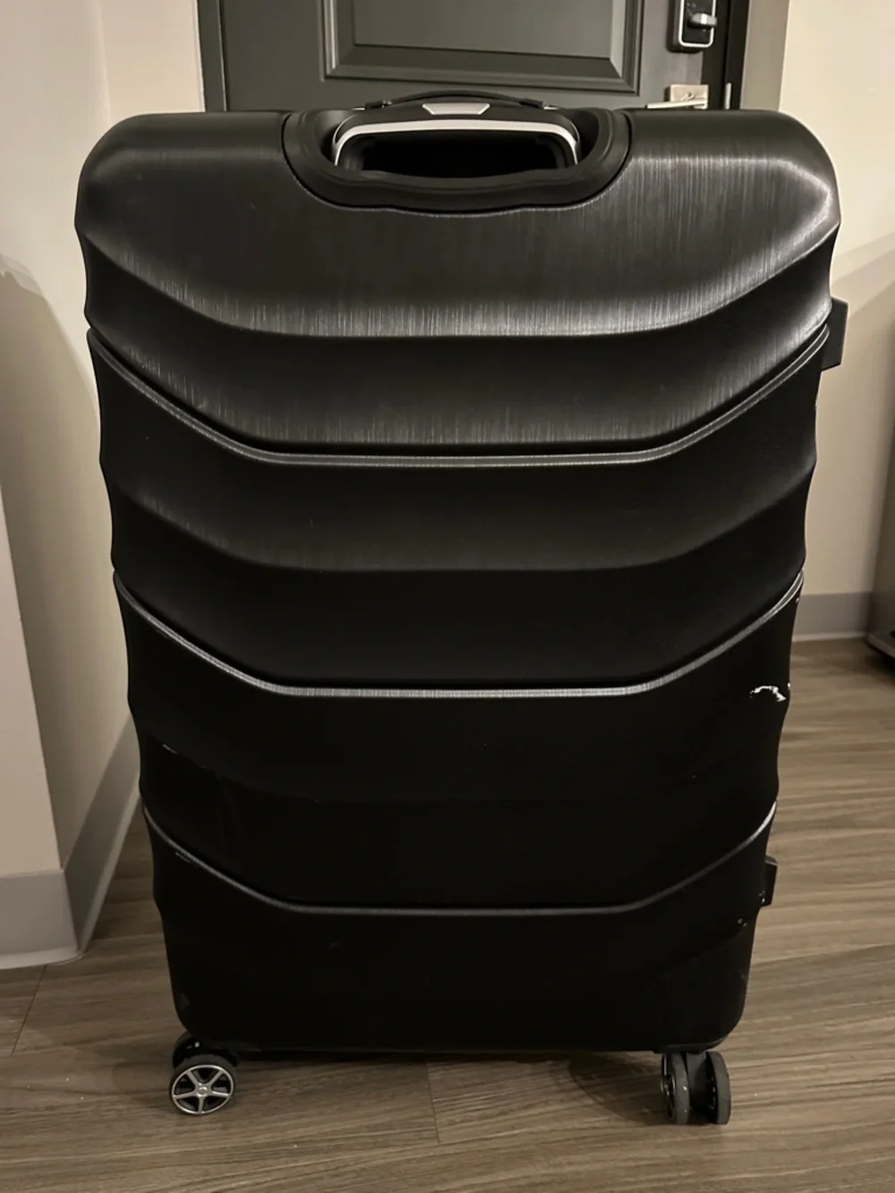 Samsonite Large Black Textured Hardside Spinner Luggage - Picture 2 of 3